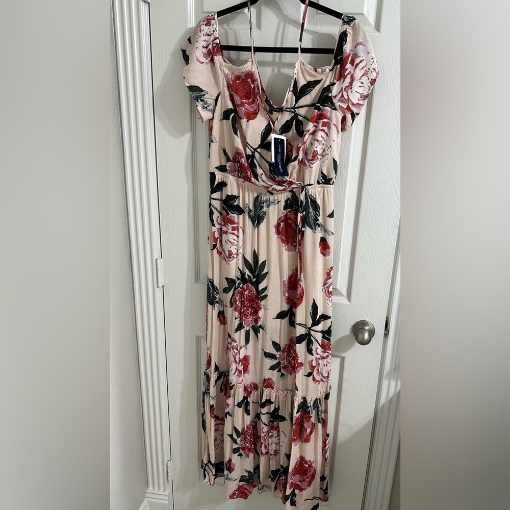 NWT - One Clothing Cold-Shoulder Floral Pink Maxi Dress - Size Large